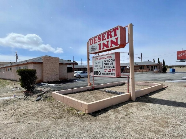 Desert Inn image 12
